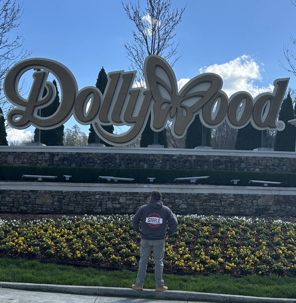 Steele at Dollywood